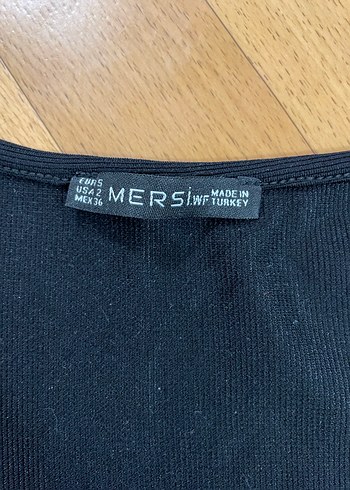 Kısa Kollu Siyah Crop Top - Görsel 2