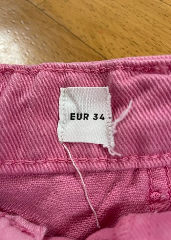 Pembe Mini Düğmeli Kadın Kot Şort - Görsel 3