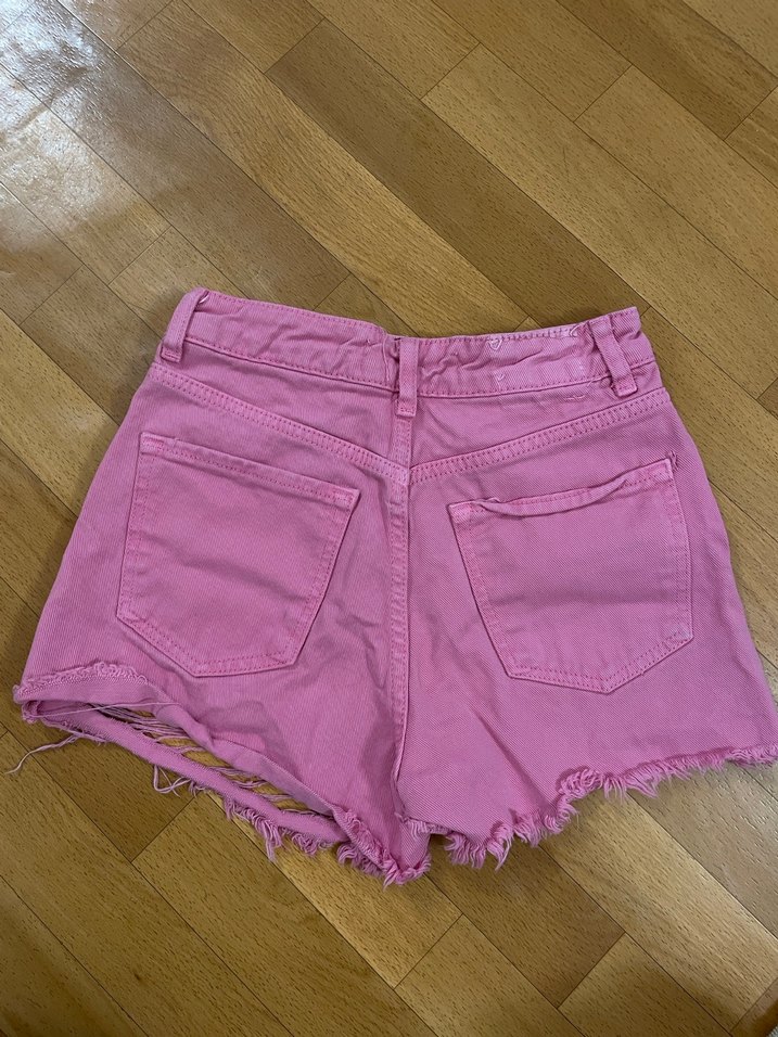 Pembe Mini Düğmeli Kadın Kot Şort - Görsel 2