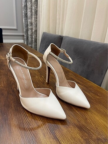 36 Beden Stiletto