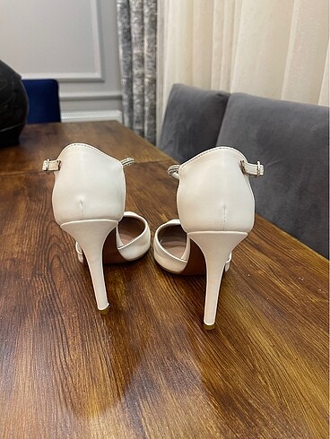 36 Beden beyaz Renk Stiletto