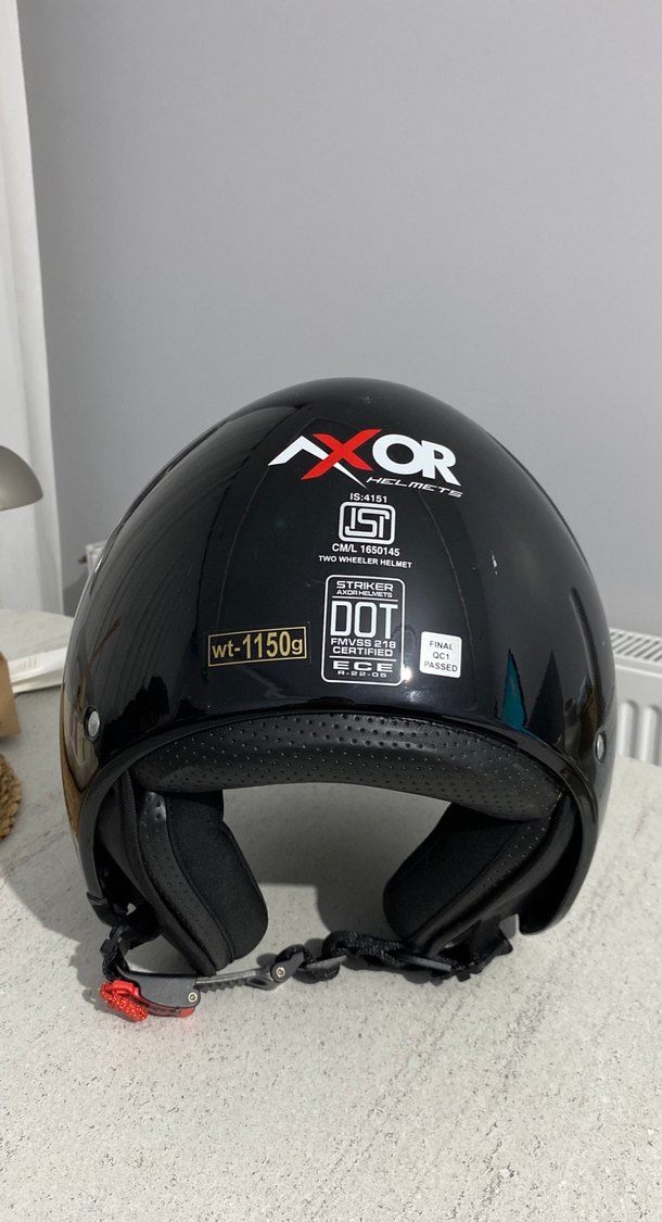 Parlak Siyah Camlı Motosiklet Kaskı - Görsel 3