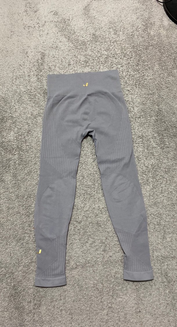 Gri Elastik Midi Kadın Tayt - Görsel 2