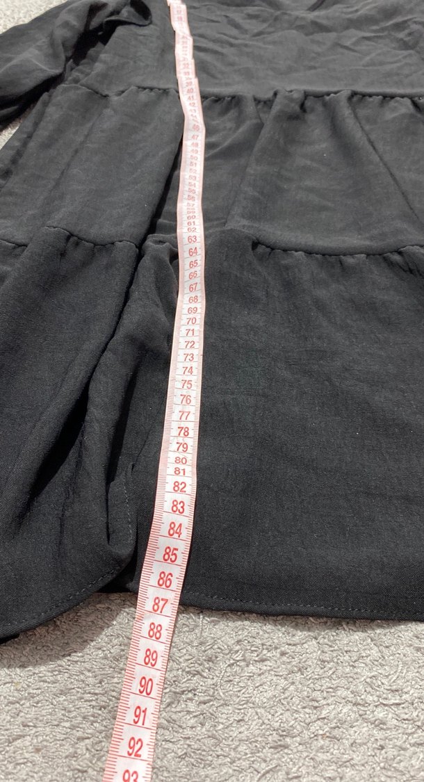 Siyah V Yaka Fırfırlı Midi Keten Elbise - Görsel 4