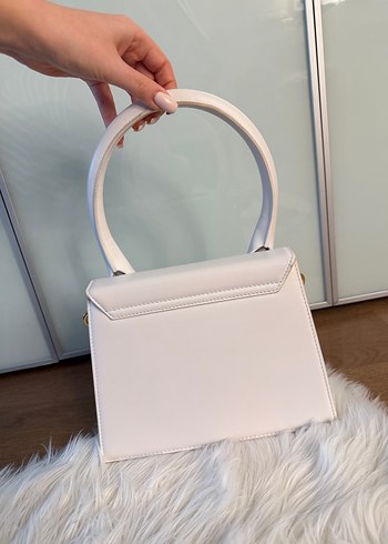 Jacquemus Beyaz Deri Minimalist Çanta - Görsel 3