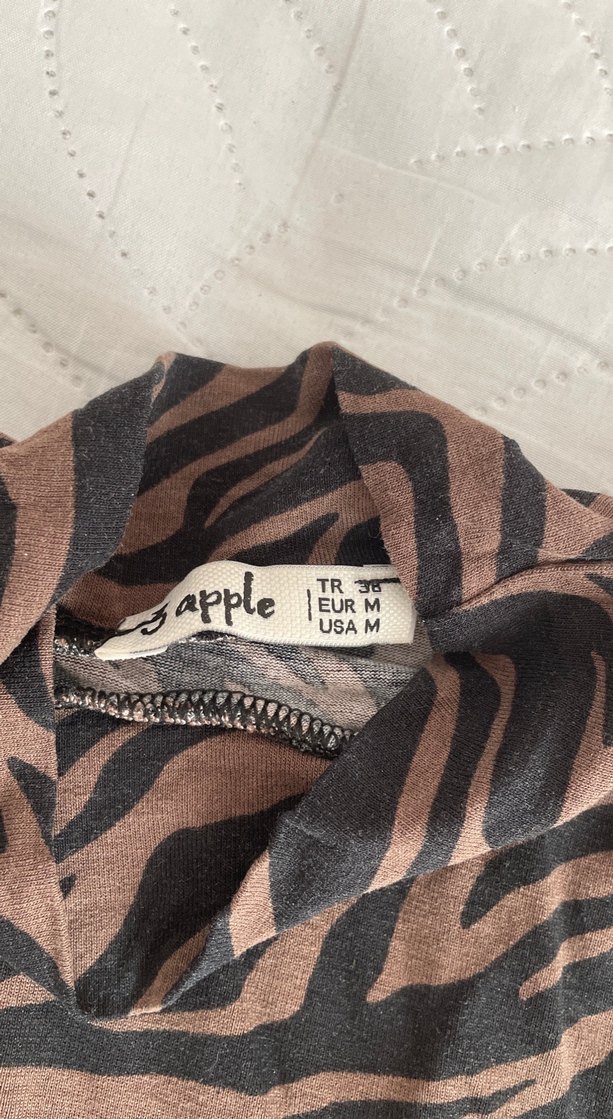 Kahverengi Zebra Desenli Balıkçı Yaka Bluz - Görsel 3