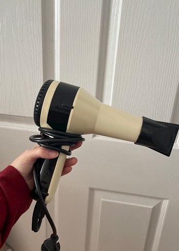 Beyaz Saç Kurutma Makinesi - Görsel 4