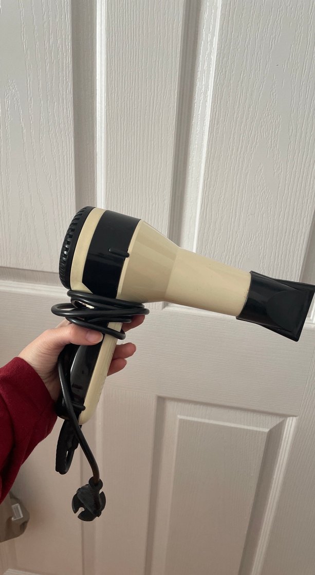 Beyaz Saç Kurutma Makinesi - Görsel 4