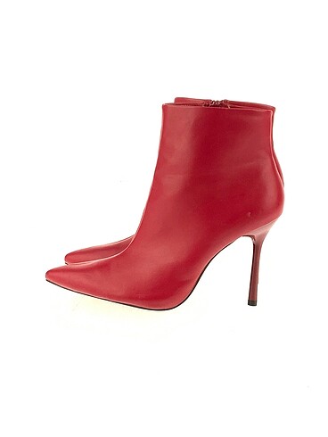 Zara Bot %70 İndirimli.