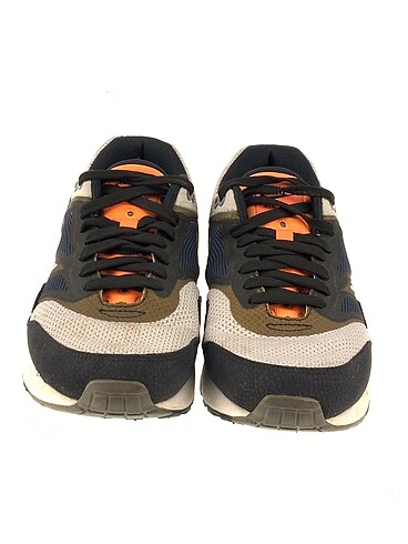 41 Beden Nike Spor Ayakkabı %70 İndirimli.