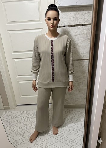 Bej Uzun Kollu Kadın triko takım - Görsel 2