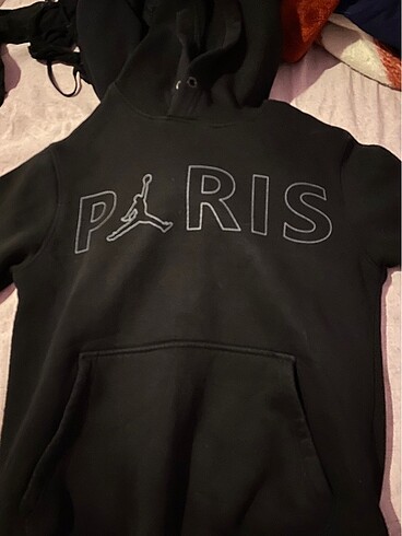 paris sweat