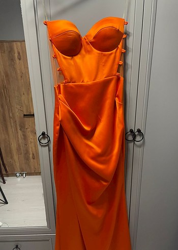 Parlak Turuncu Straplez Uzun Abiye Elbise - Görsel 3