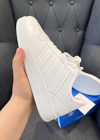 39 Beden beyaz Renk Adidas Beyaz Kadın Spor Ayakkabısı 39