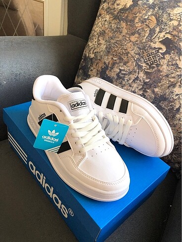 Adidas beyaz spor ayakkabı 36