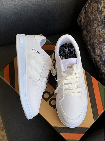 Adidas beyaz spor ayakkabı 40