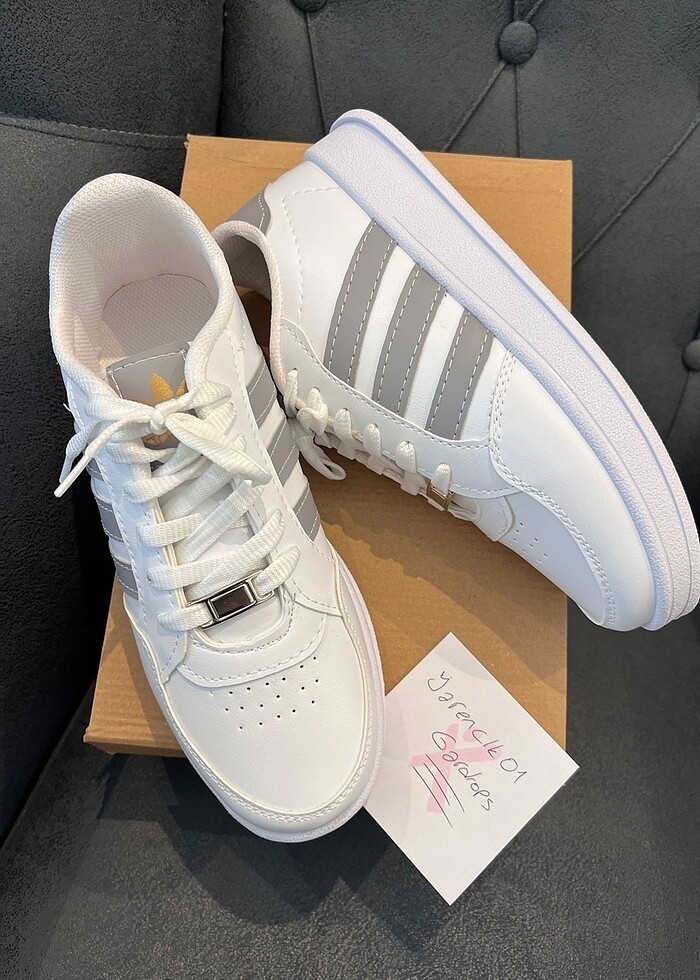 Adidas beyaz spor ayakkabı 40 - Görsel 4