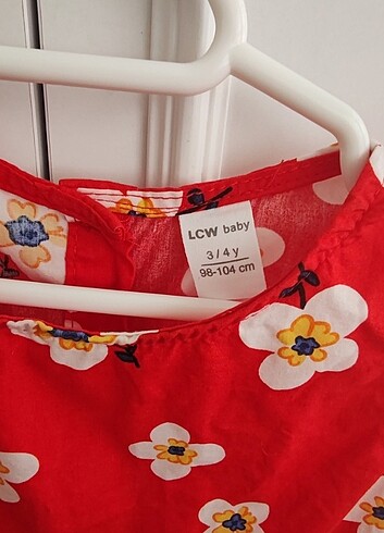 LC Waikiki Kırmızı renk çiçekli elbise