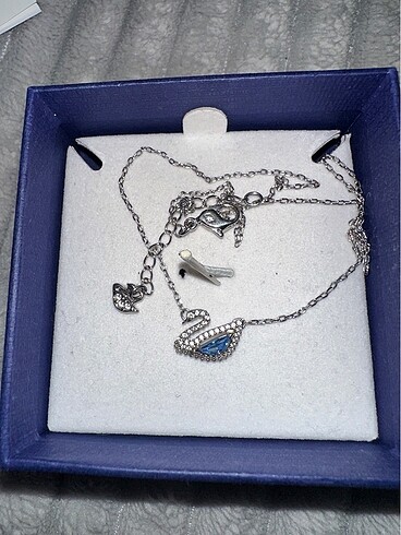 Beden mavi Renk Swarovski Dazzling Swan kolye