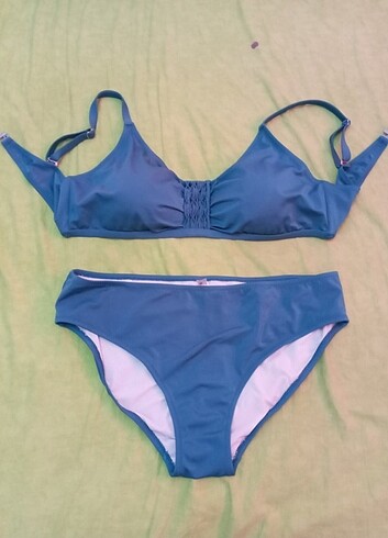Dagi,bikini