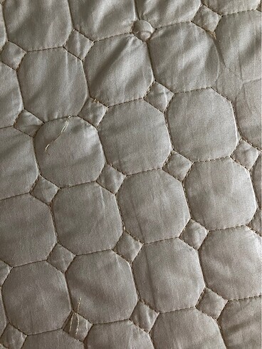 Ekru yatak örtüsü - Görsel 5