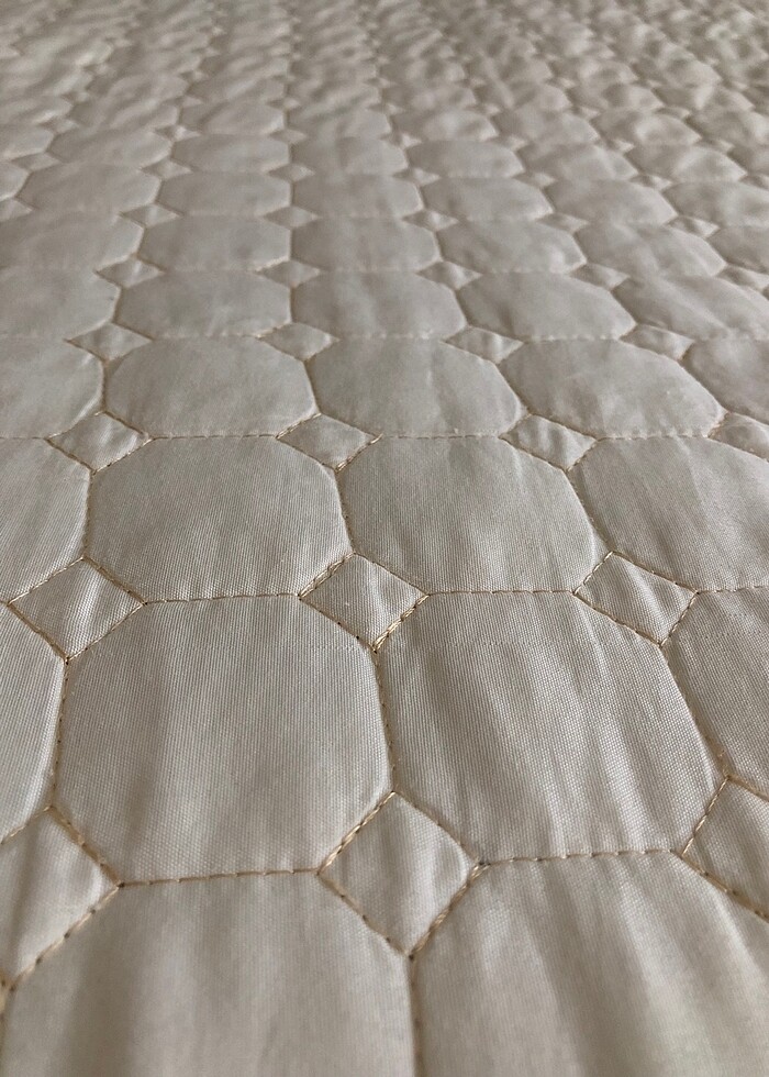 Ekru yatak örtüsü - Görsel 3