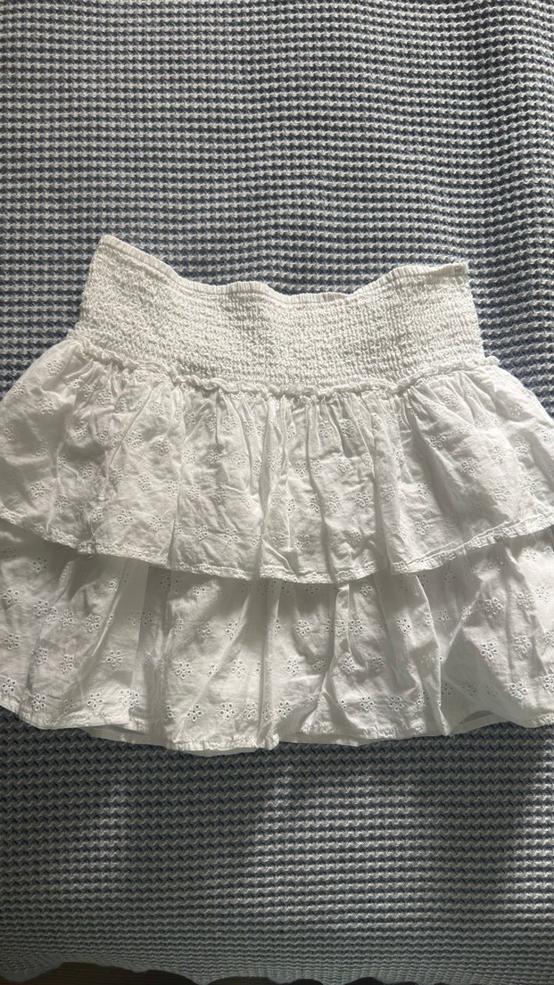 Nakış Detaylı Beyaz Mini Etek - Görsel 2