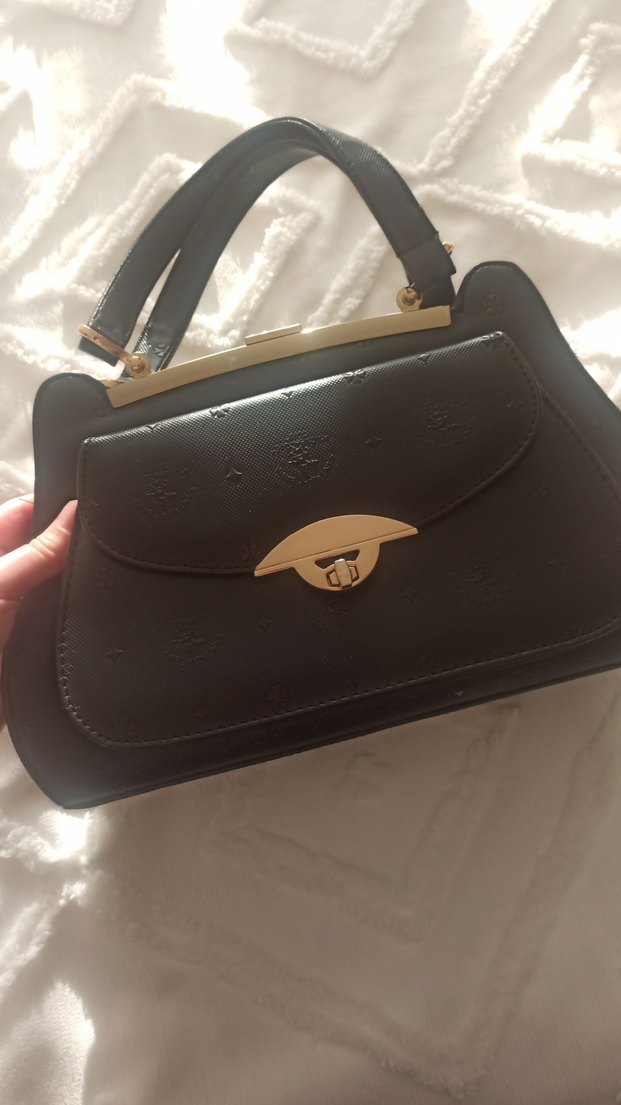 Klasik Siyah Deri Tokalı Kadın Çanta - Görsel 2