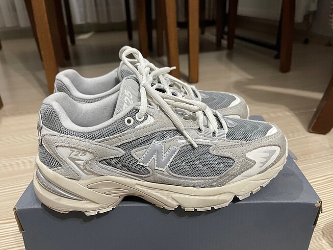 New Balance New balance 725 gri renk 39.5 numara