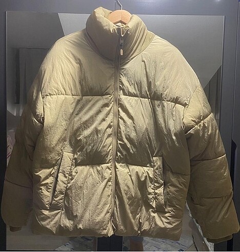 Bershka şişme mont temiz ve az kullanılmış