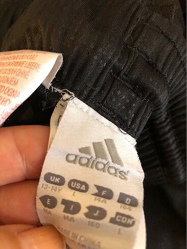 13-14 Yaş Beden siyah Renk Adidas Siyah yeşil şeritli Spor Şort