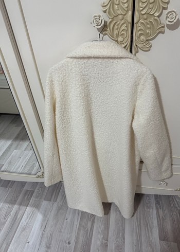 Kürk Detaylı Beyaz Kısa Kadın Kaban astarlı - Görsel 2