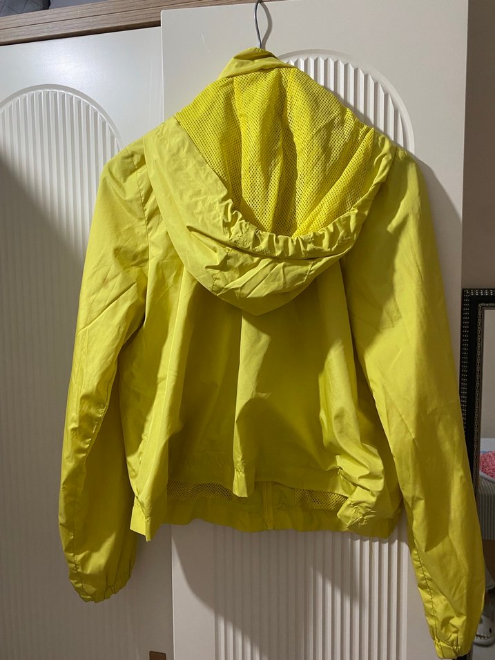 Sarı Parlak Kadın Spor yağmurluk - Görsel 2