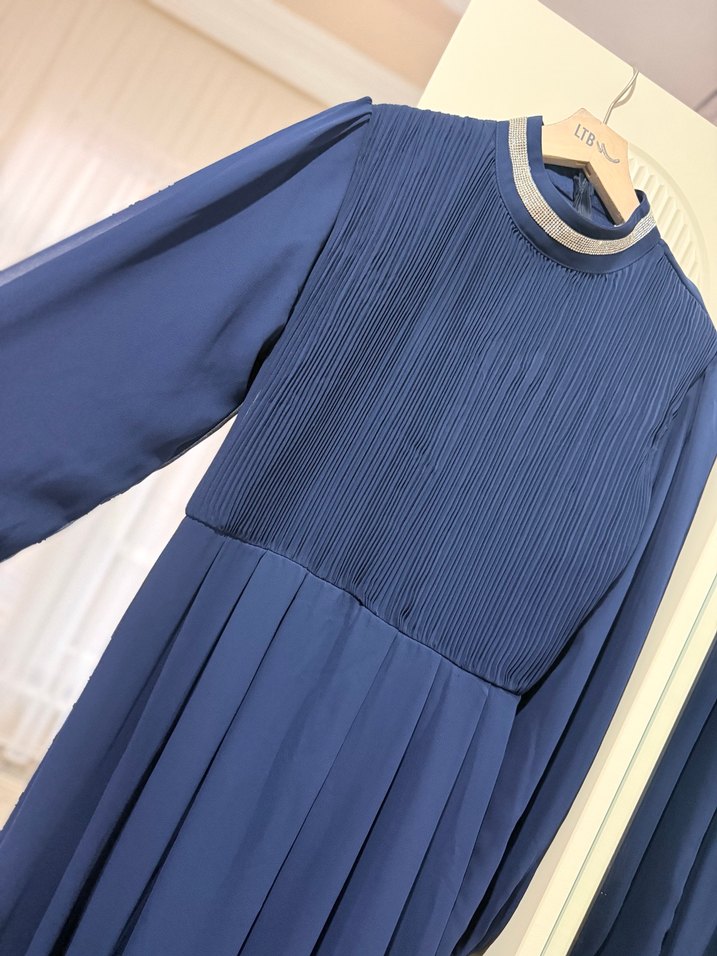 Kadın Lacivert Piliseli Uzun Abiye Elbise - Görsel 4