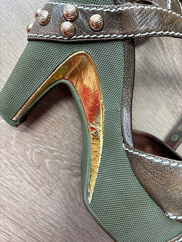 Marc By Marc Jacobs?dan gösterişli ve rahat bir tasarım - Görsel 8