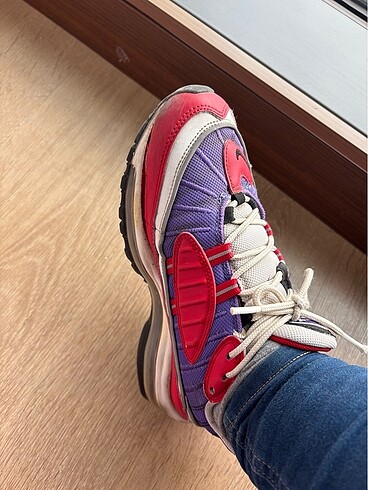 Renkli Nike