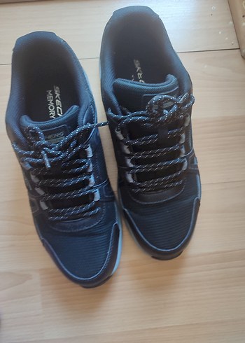 Skechers 42