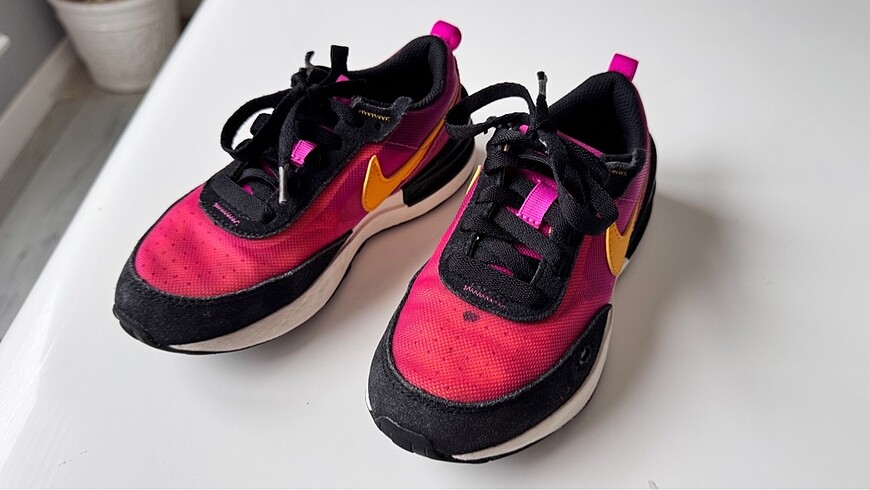 30 Beden çeşitli Renk Nike ayakkabı