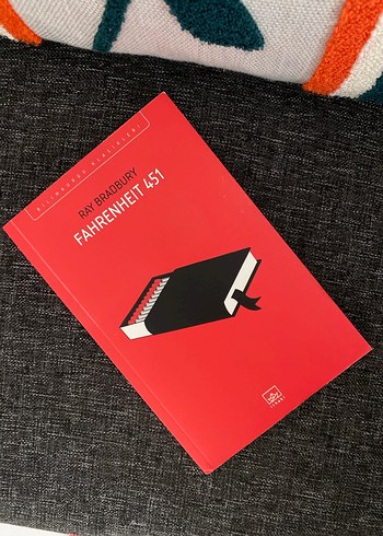 Fahrenheit 451 - Ray Bradbury - Görsel 2