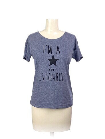 Mavi T-shirt %70 İndirimli.