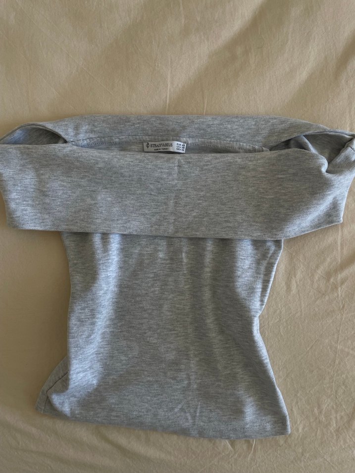 Gri Kayık Yaka Bluz - Görsel 3