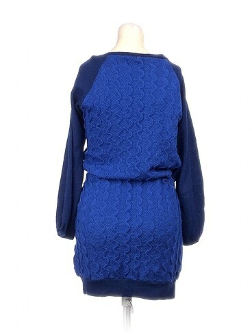 m Beden PreLoved Kısa Elbise %70 İndirimli.