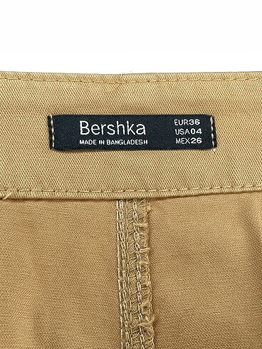 36 Beden sarı Renk Bershka Jean / Kot %70 İndirimli.