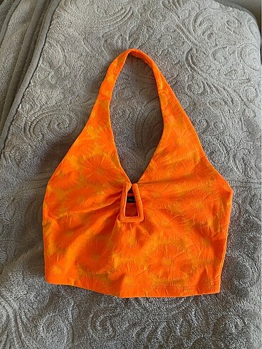 bershka ön detaylı crop