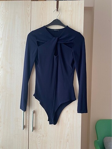 lacivert ön detaylı body