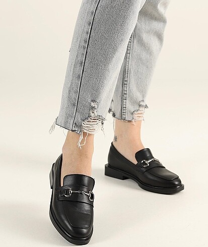 Siyah tokalı loafer ayakkabı 
