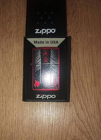 Zippo Siyah&Kırmızı