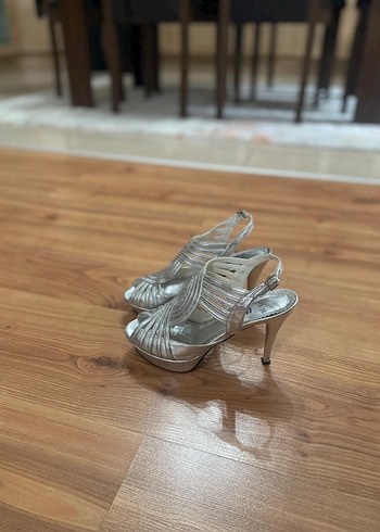 Gri Yılan Desenli Platform Topuklu Kadın Ayakkabı - Görsel 3