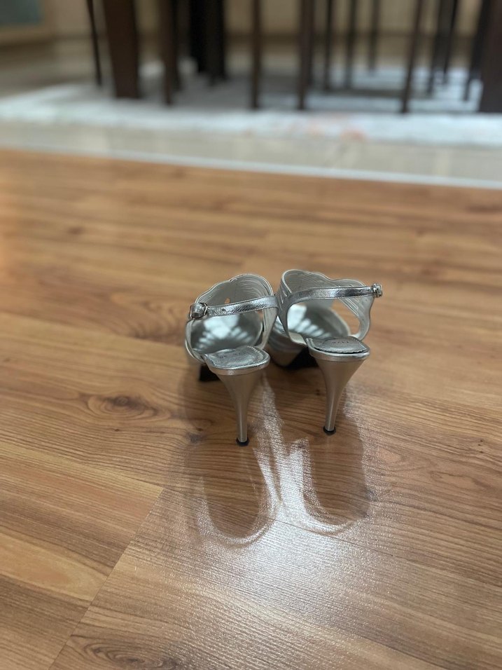 Gri Yılan Desenli Platform Topuklu Kadın Ayakkabı - Görsel 5