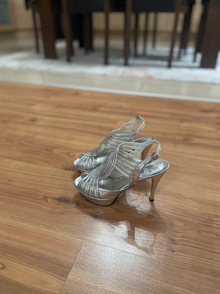 Gri Yılan Desenli Platform Topuklu Kadın Ayakkabı - Görsel 3